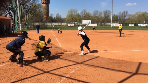 Финальный этап чемпионата России по софтболу среди женских команд